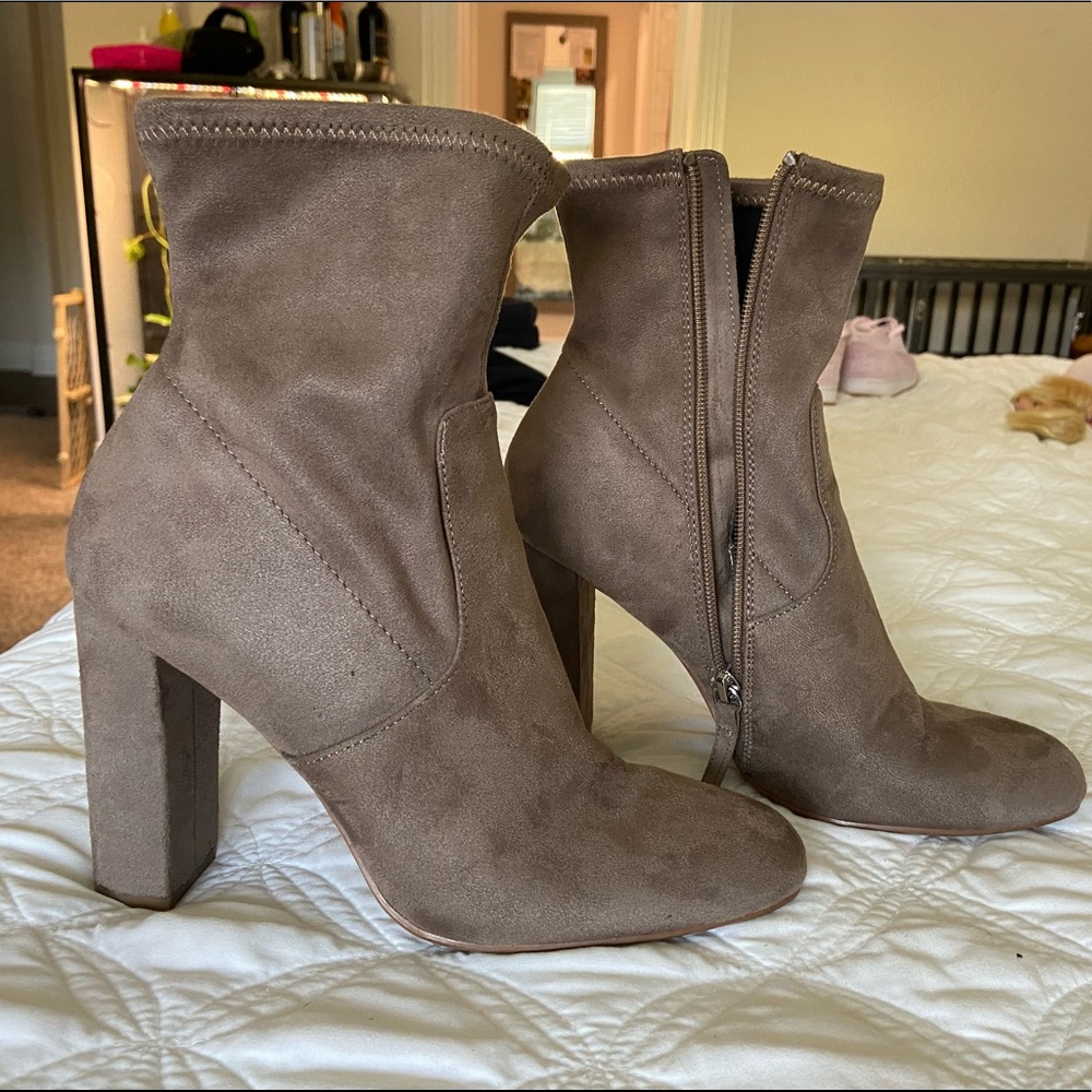 Camel suede Steve Madden booties size 8